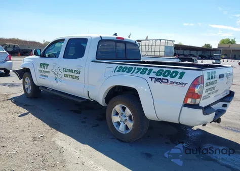 2015 Toyota Tacoma V6 из США, поврежденный, VIN 5TFMU4FN1FX031189